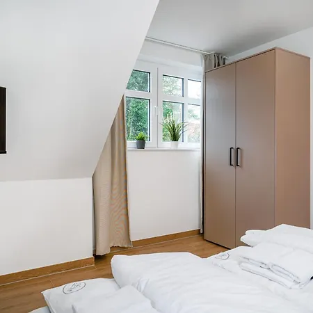 Holiday home Hafenkiste 2, Neu In Zentraler Lage Mit Garten, 2 Baeder *