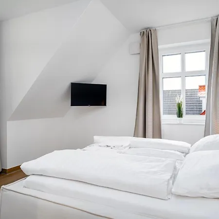 Hafenkiste 2, Neu In Zentraler Lage Mit Garten, 2 Baeder *