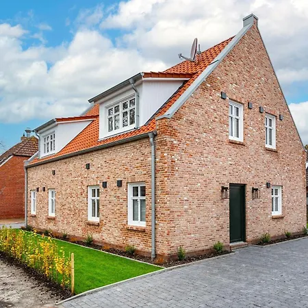 Hafenkiste 2, Neu In Zentraler Lage Mit Garten, 2 Bäder Ferienhaus *